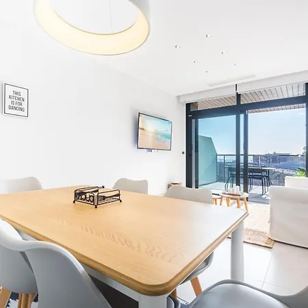 Sunset Waves Deluxe Poniente